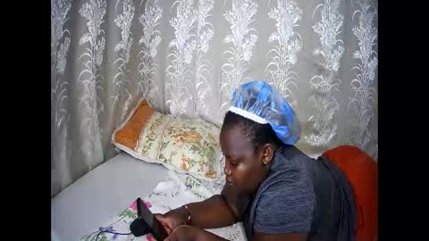 happysonia online show from 09.11.25