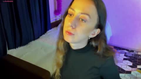 Snapshot of happystephanie chatting on 12.19.24 Stephanie online show from 12.19.24