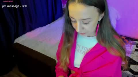 Snapshot of happystephanie chatting on 02.01.25 Stephanie online show from 02.01.25