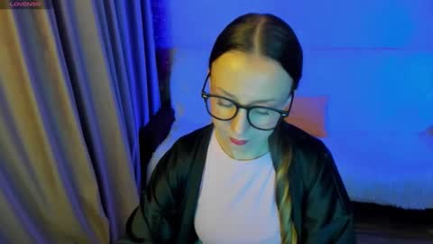 Snapshot of happystephanie chatting on 10.11.25 Stephanie online show from 10.11.25