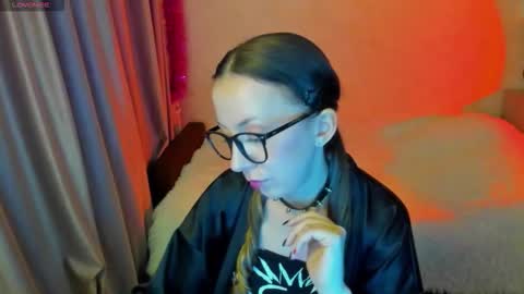 Snapshot of happystephanie chatting on 10.12.25 Stephanie online show from 10.12.25