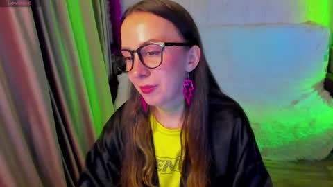 Snapshot of happystephanie chatting on 11.27.25 Stephanie online show from 11.27.25