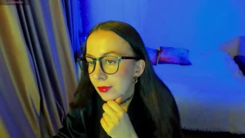 Snapshot of happystephanie chatting on 12.04.25 Stephanie online show from 12.04.25