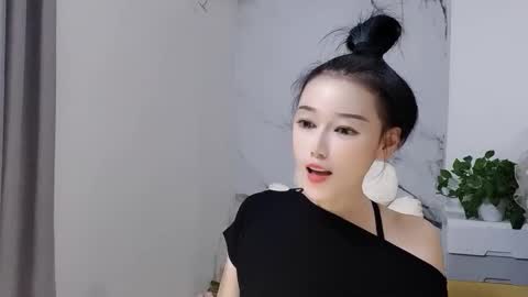 Snapshot of happysweety1688 chatting on 10.12.25 happysweety1688 online show from 10.12.25