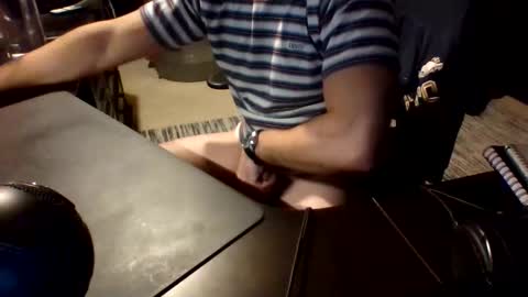 Snapshot of hard_nut_dude chatting on 12.20.25 hard_nut_dude online show from 12.20.25