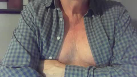 Snapshot of hardchicagoforzya chatting on 10.31.25 hardchicagoforzya online show from 10.31.25