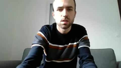 Snapshot of hardmika chatting on 03.08.25 Mika online show from 03.08.25