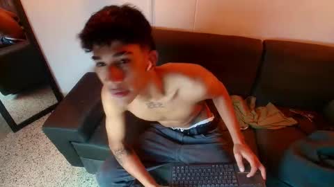 Snapshot of haresandpame_mds chatting on 11.28.25 Hares online show from 11.28.25