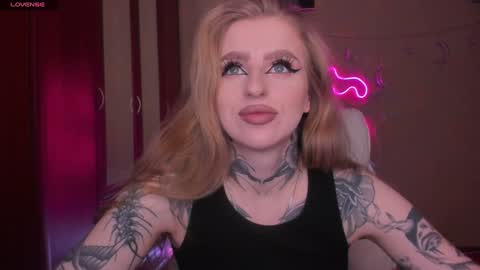 Snapshot of harley_kimm chatting on 12.26.24 Julia online show from 12.26.24