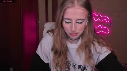 Snapshot of harley_kimm chatting on 02.20.25 Julia online show from 02.20.25