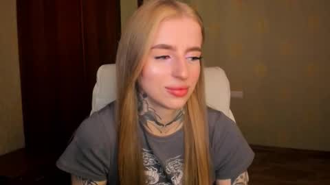 Snapshot of harley_kimm chatting on 09.19.25 Julia online show from 09.19.25