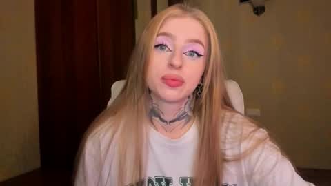 Snapshot of harley_kimm chatting on 09.25.25 Julia online show from 09.25.25