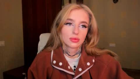 Snapshot of harley_kimm chatting on 10.10.25 Julia online show from 10.10.25