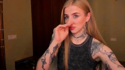 Snapshot of harley_kimm chatting on 11.08.25 Julia online show from 11.08.25