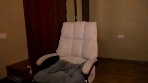 Snapshot of harley_kimm chatting on 11.13.25 Julia online show from 11.13.25