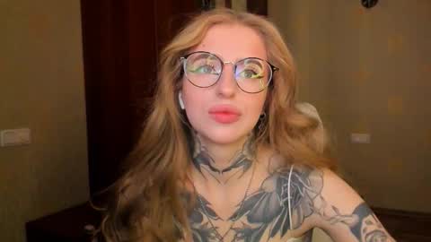 Snapshot of harley_kimm chatting on 11.14.25 Julia online show from 11.14.25