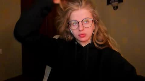 Snapshot of harley_kimm chatting on 11.22.25 Julia online show from 11.22.25