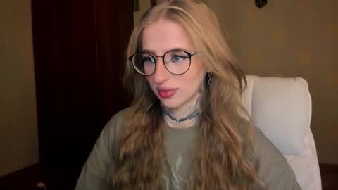 Snapshot of harley_kimm chatting on 11.24.25 Julia online show from 11.24.25