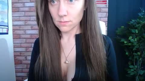 Snapshot of harleyrebz chatting on 12.17.25 harleyrebz online show from 12.17.25