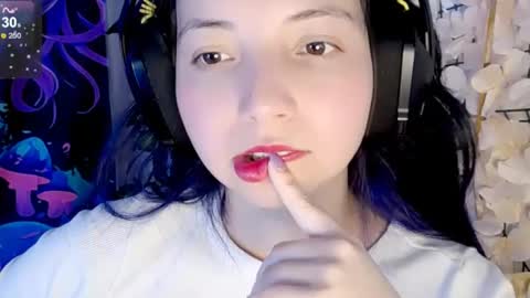 Snapshot of harmonys_couple_ chatting on 10.28.25 Harmonys World online show from 10.28.25