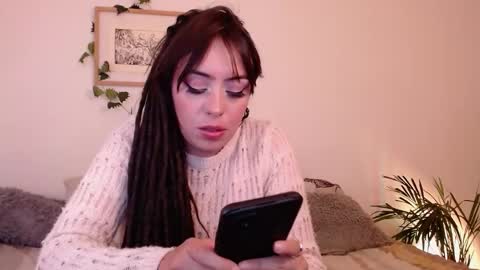 Snapshot of harmonyy01 chatting on 01.14.25 Harmony Please help me to reach 100 thumbs up online show from 01.14.25