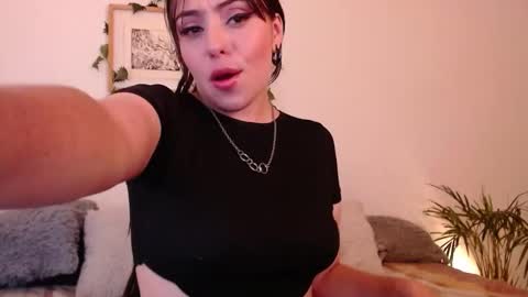 Snapshot of harmonyy01 chatting on 01.17.25 Harmony Please help me to reach 100 thumbs up online show from 01.17.25