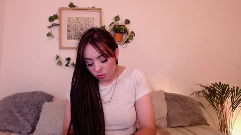 Snapshot of harmonyy01 chatting on 02.09.25 Harmony Please help me to reach 100 thumbs up online show from 02.09.25