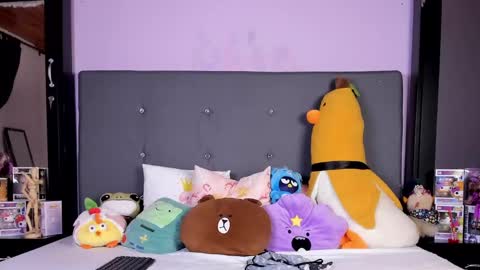 Snapshot of harmonyy_hill chatting on 12.11.24 Harmony Hill online show from 12.11.24