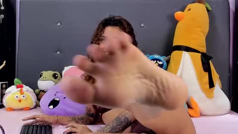 Snapshot of harmonyy_hill chatting on 03.08.25 Harmony Hill online show from 03.08.25