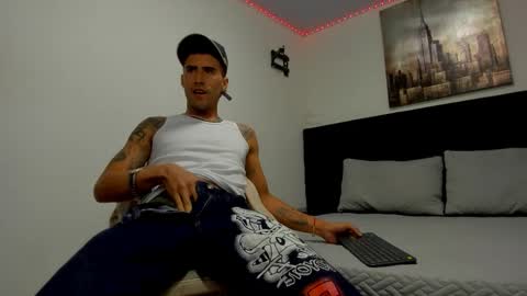 Snapshot of harold_999 chatting on 10.26.25 harold_999 online show from 10.26.25