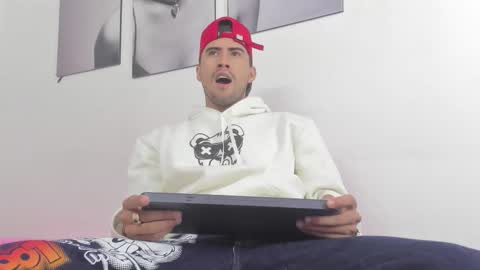 Snapshot of harold_999 chatting on 11.06.25 harold_999 online show from 11.06.25