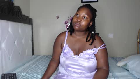 Snapshot of harriegrovin chatting on 10.19.25 Grovin online show from 10.19.25