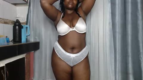 Snapshot of harriegrovin chatting on 11.25.25 Grovin online show from 11.25.25