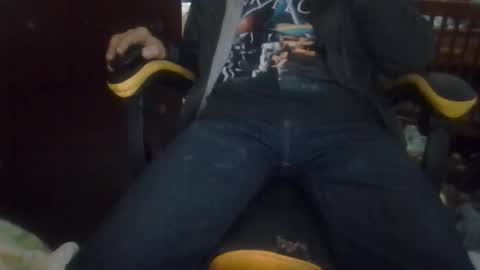 Snapshot of harry1cannary chatting on 10.12.25 harry1cannary online show from 10.12.25