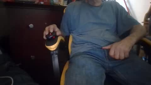 Snapshot of harry1cannary chatting on 10.24.25 harry1cannary online show from 10.24.25