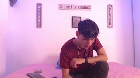 Snapshot of harrythomson1 chatting on 12.15.24 harry thomson online show from 12.15.24