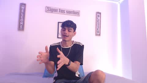 Snapshot of harrythomson1 chatting on 12.30.24 harry thomson online show from 12.30.24