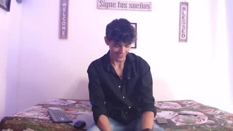 Snapshot of harrythomson1 chatting on 01.25.25 harry thomson online show from 01.25.25