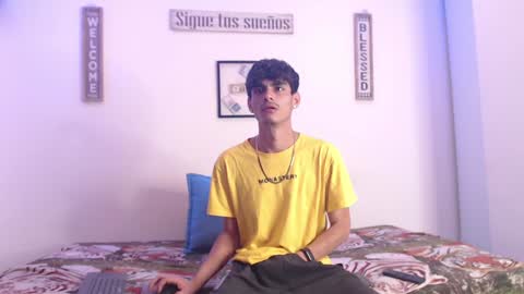 Snapshot of harrythomson1 chatting on 01.27.25 harry thomson online show from 01.27.25