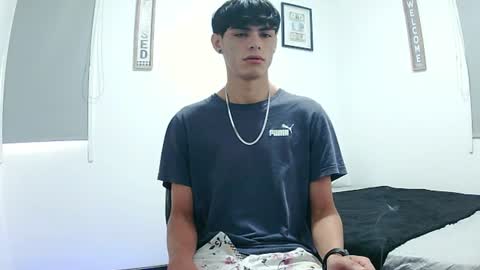 Snapshot of harrythomson1 chatting on 06.22.26 harry thomson online show from 06.22.26