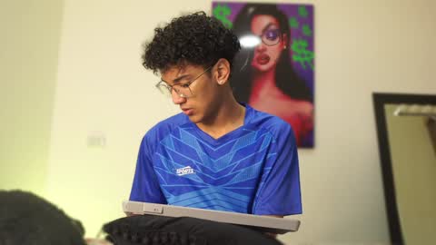 Snapshot of harrytwink18 chatting on 12.12.24 HARRY online show from 12.12.24