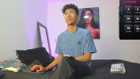 Snapshot of harrytwink18 chatting on 03.10.25 HARRY online show from 03.10.25