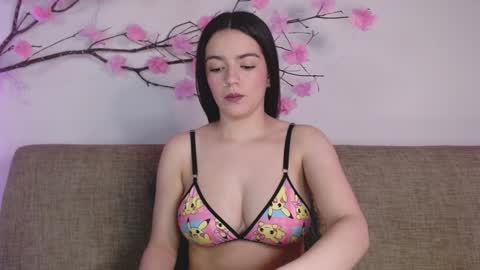     online show from 02.02.25