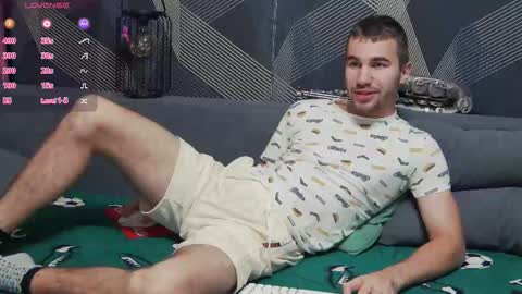 Snapshot of harvey_ren chatting on 11.11.25 Harvey online show from 11.11.25