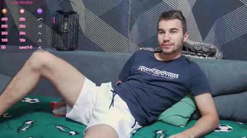 Snapshot of harvey_ren chatting on 11.12.25 Harvey online show from 11.12.25