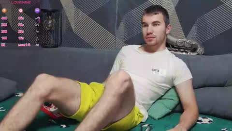 Snapshot of harvey_ren chatting on 11.19.25 Harvey online show from 11.19.25