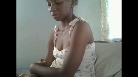 Snapshot of harysette chatting on 11.15.25 harysette online show from 11.15.25