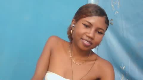 Snapshot of hasleyinah chatting on 06.13.26 hasleyinah online show from 06.13.26