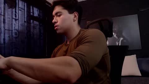 hat_guy01 online show from 02.11.26