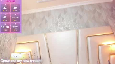 Snapshot of hatsajones chatting on 03.01.26 hatsajones online show from 03.01.26